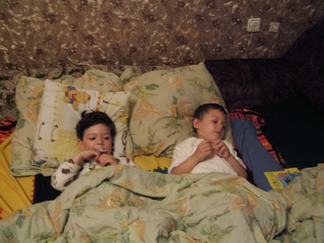 Ð‘Ñ€Ð°Ñ‚ÑŒÑ Ð² ÐºÑ€Ð¾Ð²Ð°Ñ‚ÑŒÐ¸ (2006:06:09)
