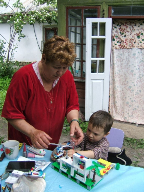 Ð‘Ð°Ð±ÑƒÑˆÐºÐ°-Ð»ÑƒÑ‡ÑˆÐ¸Ð¹ Ð¿Ð¾Ð¼Ð¾Ñ‰Ð½Ð¸Ðº Ð² Ð½ÐµÐ»ÐµÐ³ÐºÐ¾Ð¼ Ð´ÐµÐ»Ðµ (ÐŸÐµÑ‡ÐµÑ€Ð°-2006:06:16)
