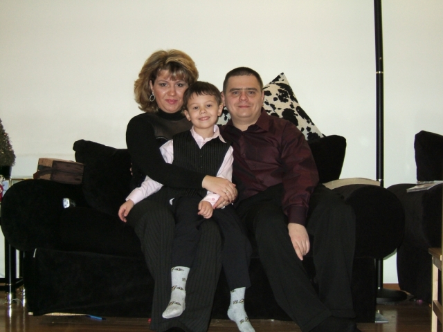 24.02.07
ÑÐµÐ¼ÑŒÑ Ð¿ÐµÑ€ÐµÐ´ Ð¿Ð¾Ñ…Ð¾Ð´Ð¾Ð¼ Ð² Ñ€ÐµÑÑ‚Ð¾Ñ€Ð°Ð½ Ð½Ð° Ð´ÐµÐ½ÑŒ Ñ€Ð¾Ð¶Ð´ÐµÐ½Ð¸Ñ Ð”Ð¸Ð»Ð°Ð½Ñ‡Ð¸ÐºÐ° (1 Ð³Ð¾Ð´Ð¸Ðº)
